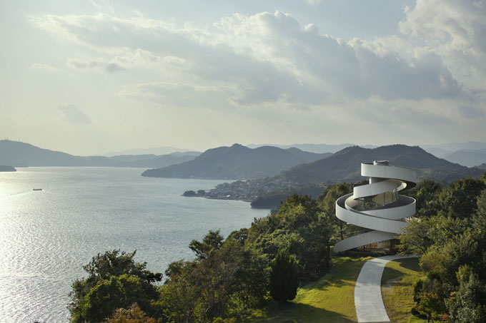 「Ribbon CHAPEL」photo by Koji Fujii / Nacàsa and Partners Inc.