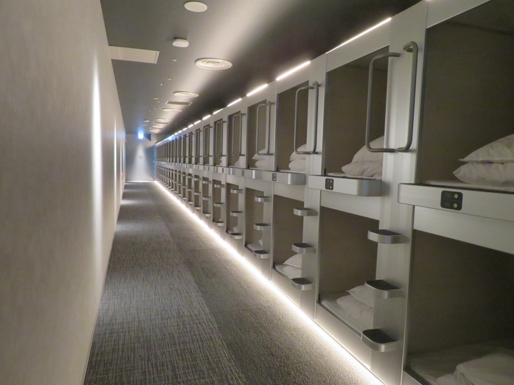 尾道駅前に150室のカプセルホテル「STATION INN THE URASHIMA」、4月30